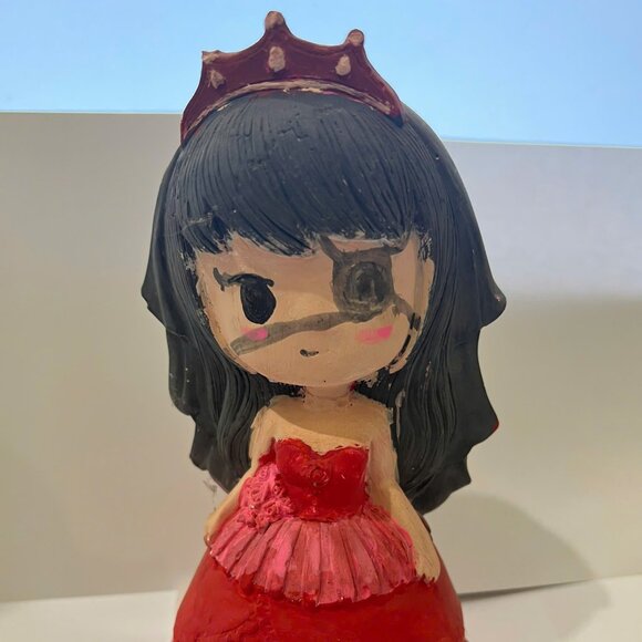 Hand-Painted Princess Figurine – Charming Collectible Decor with Elegant Gown - Picture 1 of 2